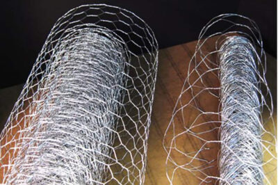 chicken wire in straw bale gardens
